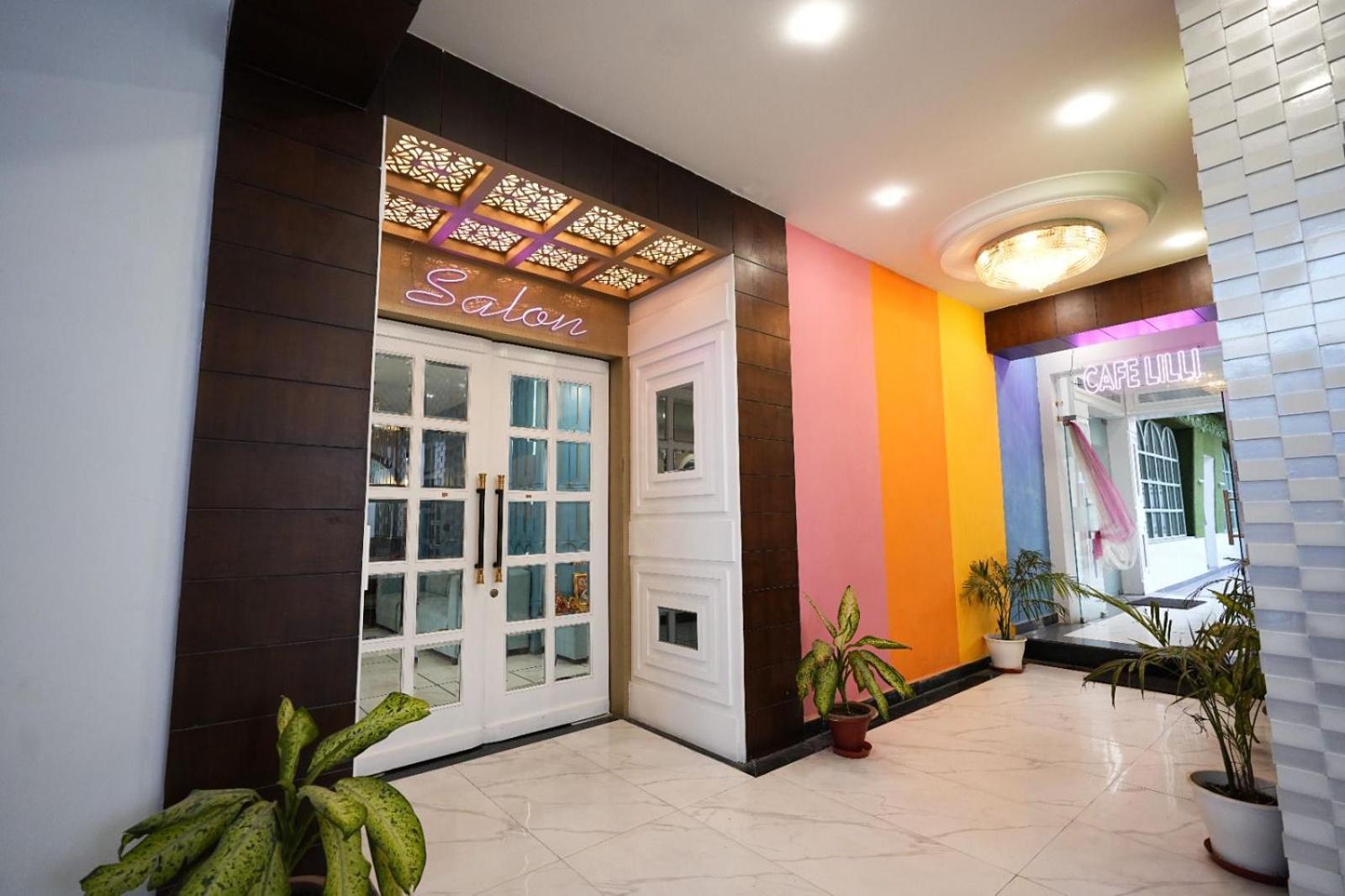 Hotel The Lilli Lucknow